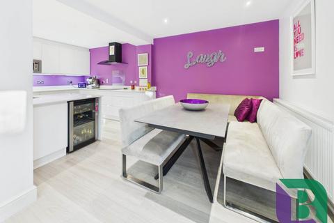 4 bedroom semi-detached house for sale, Theydon Avenue, Milton Keynes MK17