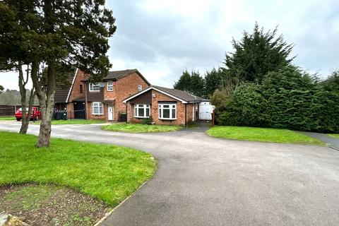 2 bedroom bungalow to rent, St. Christopher Close, West Bromwich, West Midlands, B70
