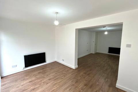 2 bedroom bungalow to rent, St. Christopher Close, West Bromwich, West Midlands, B70