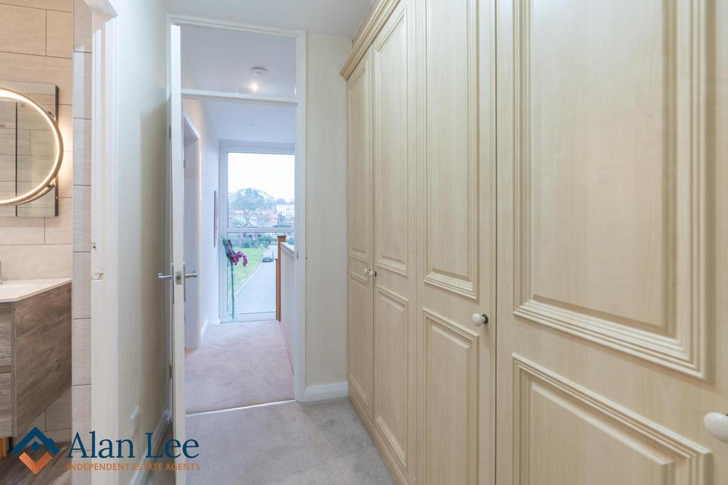 Shower Room and Dressing Room (Top Floor)