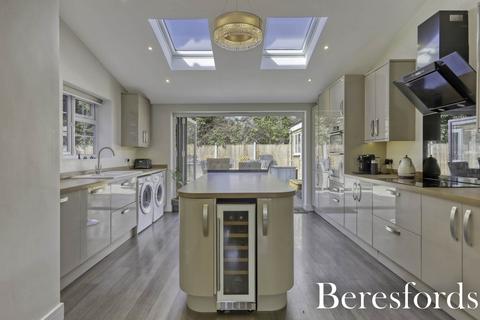 4 bedroom detached house for sale, Pittman Close, Ingrave, CM13