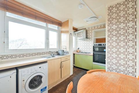 3 bedroom maisonette to rent, Sceaux Gardens, Camberwell, London, SE5