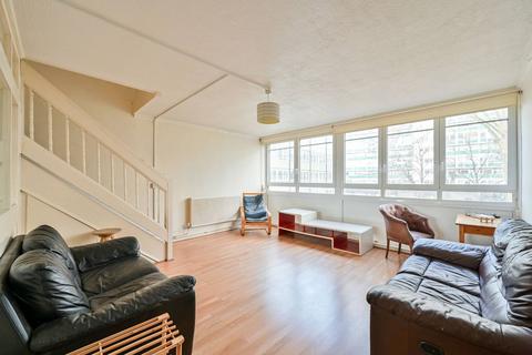 3 bedroom maisonette to rent, Sceaux Gardens, Camberwell, London, SE5