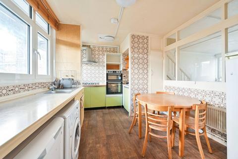 3 bedroom maisonette to rent, Sceaux Gardens, Camberwell, London, SE5