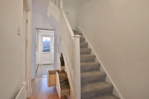 undefined, Hillcross Avenue, Morden