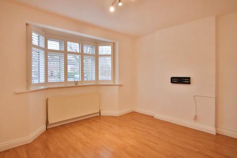 undefined, Hillcross Avenue, Morden