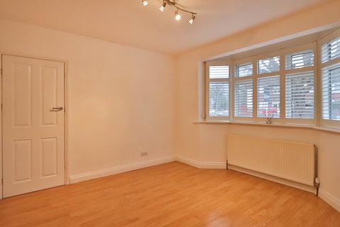 undefined, Hillcross Avenue, Morden