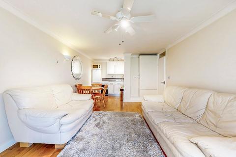 2 bedroom apartment for sale, Elizabeth Gardens, Stanmore, HA7