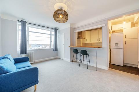 1 bedroom flat to rent, Balham High Road, London, SW17
