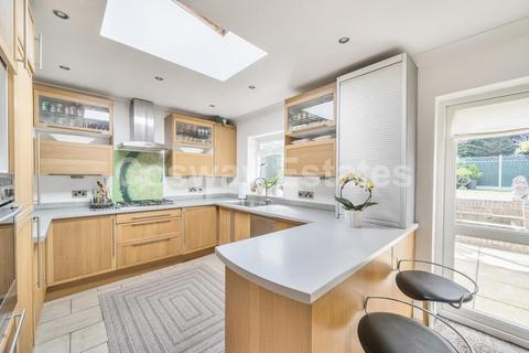 4 bedroom semi-detached house for sale, Worcester Crescent, Mill Hill, NW7