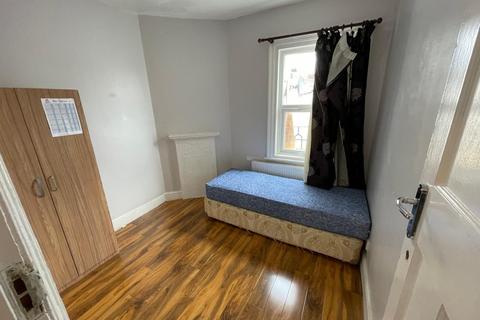 undefined, Croydon CR0