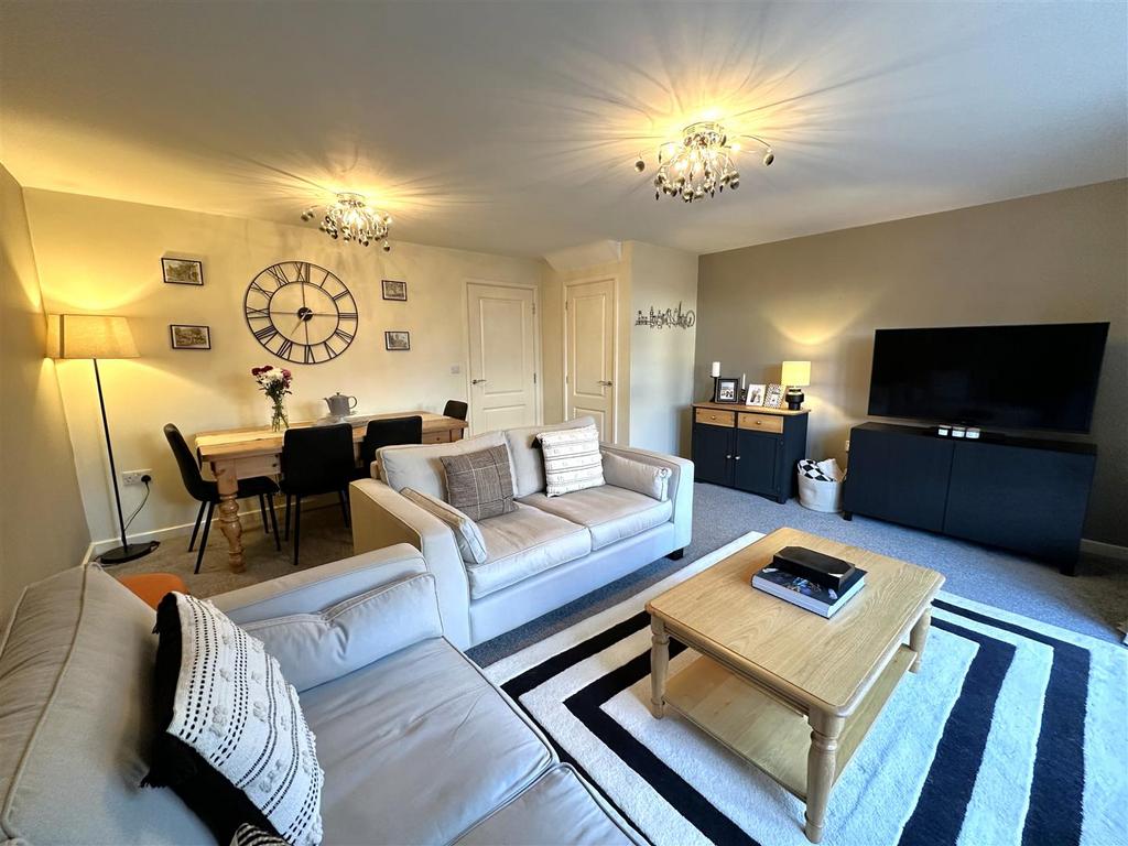 Generous Living Space 012