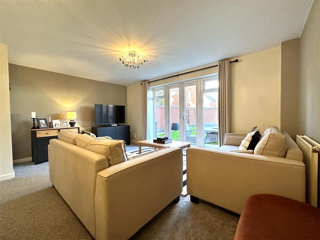 Living Area 007