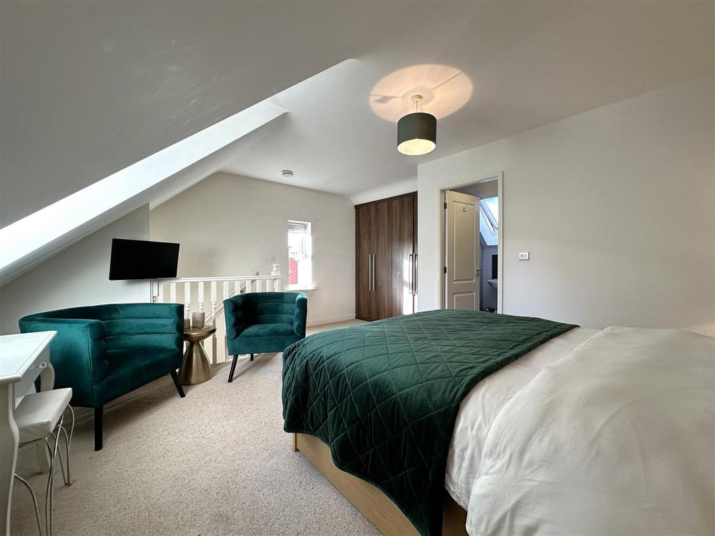 Bedroom One Into En-Suite 904