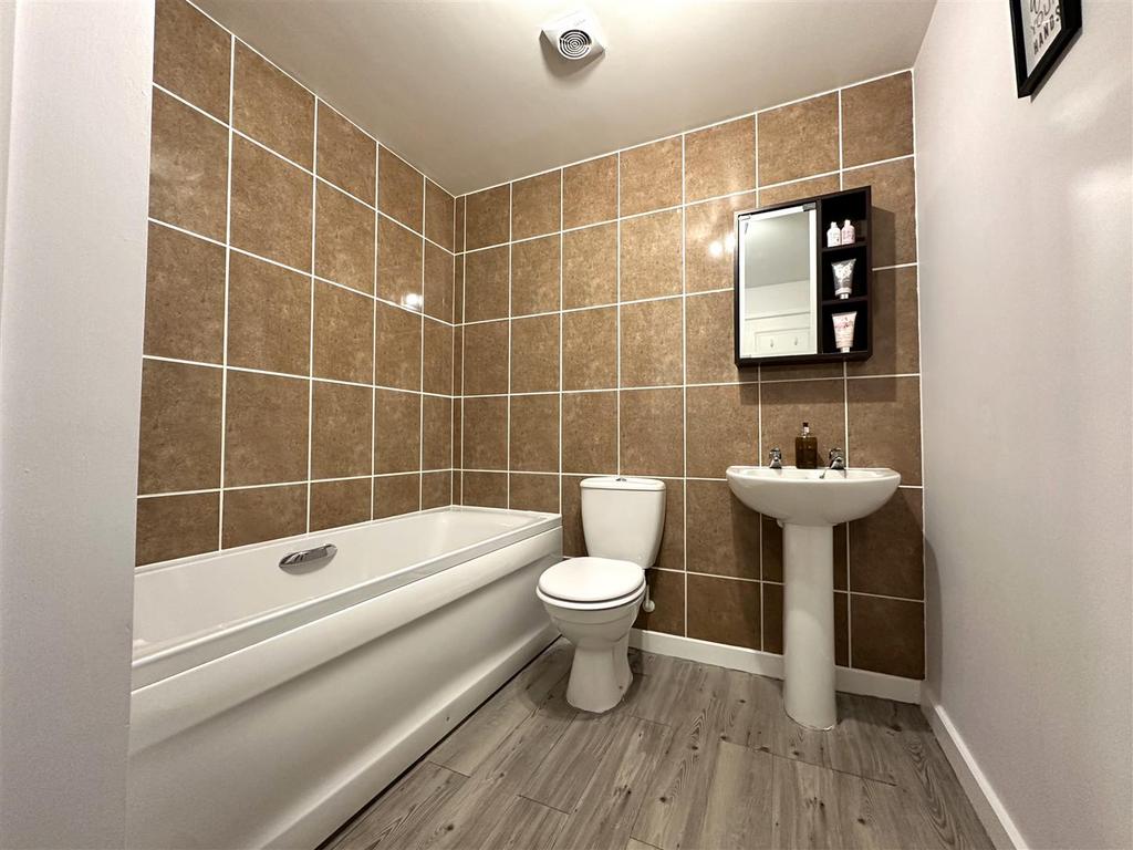 Modern Family Bathroom919