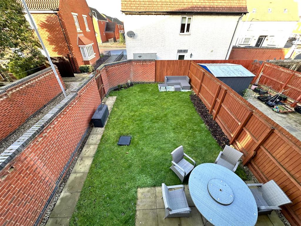 Rear Garden 952