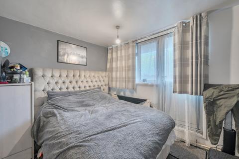 2 bedroom apartment for sale, Overhill Road, London