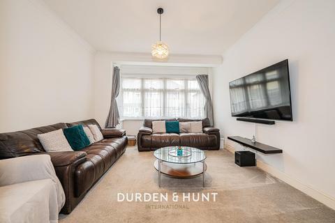 undefined, Warley Avenue, Dagenham, RM8