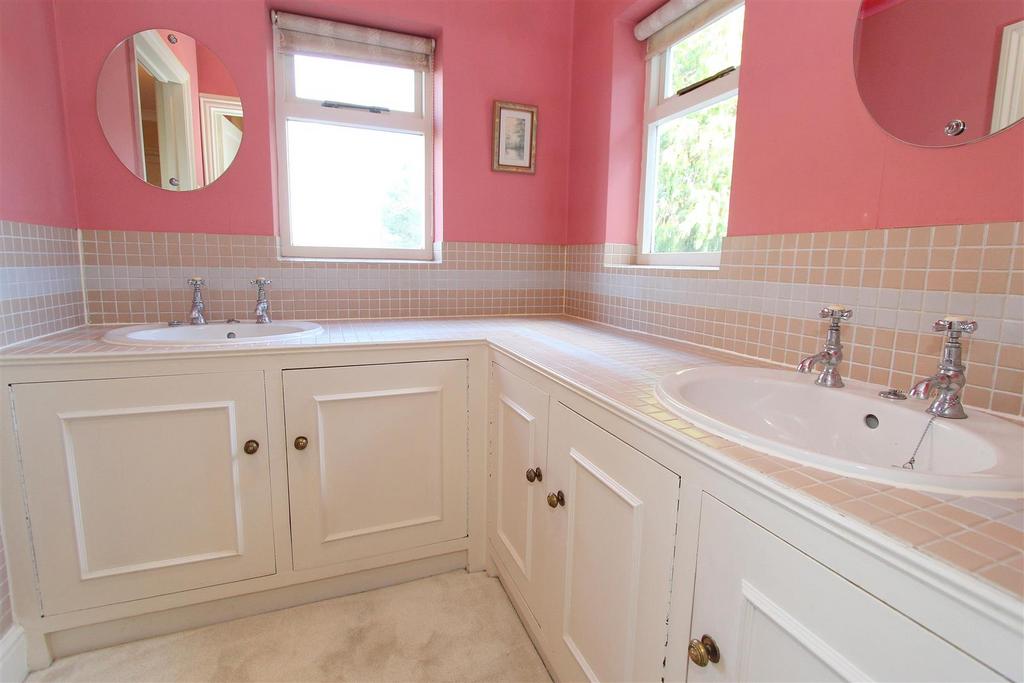 Ensuite b.jpg