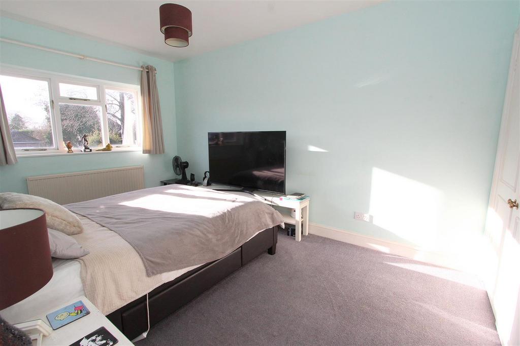 Bed 3.jpg