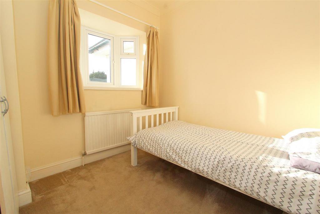 Bed 6.jpg