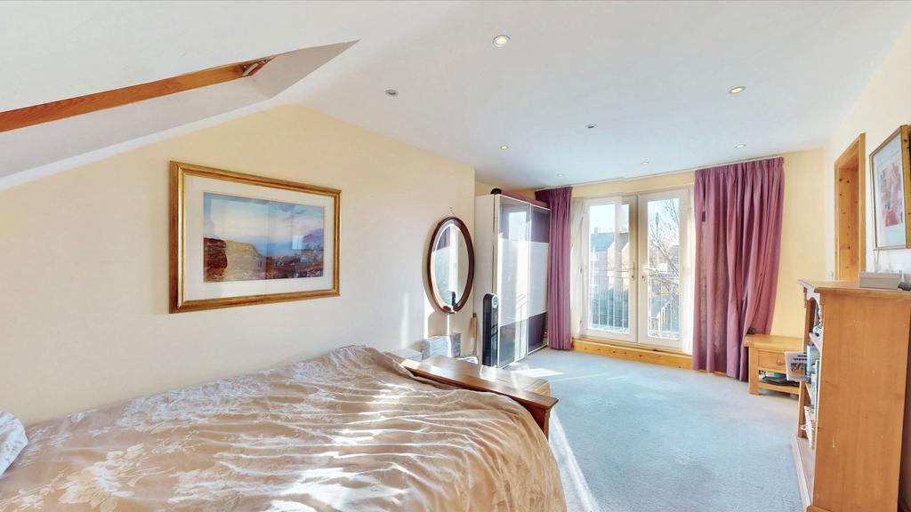 Principle Bedroom (Bedroom 4)