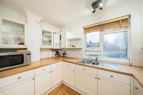 1 bedroom flat for sale, Rodenhurst Road, London SW4