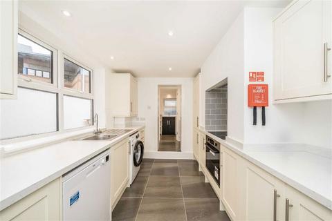 undefined, Laurie Grove, London SE14