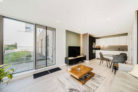 1 bedroom flat for sale, Newnton Close, London N4