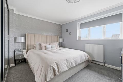 3 bedroom end of terrace house for sale, Acres Gardens, Tadworth, KT20