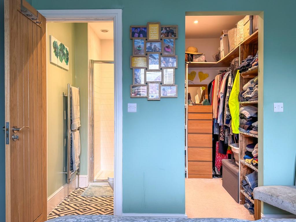 Ensuite/Wardrobe