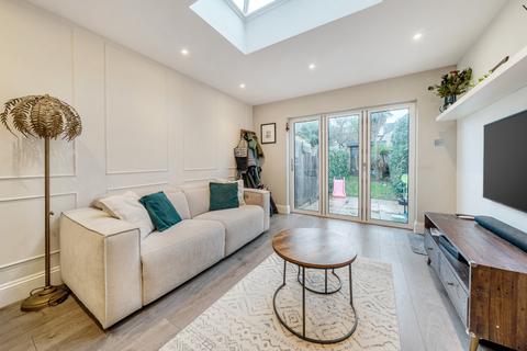 2 bedroom flat for sale, Greswell Street, Fulham, London, SW6