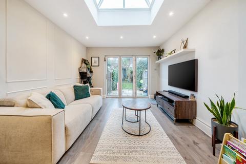 2 bedroom flat for sale, Greswell Street, Fulham, London, SW6