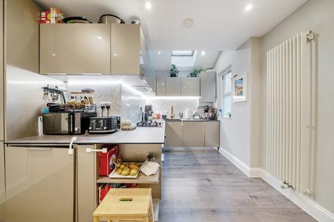 2 bedroom flat for sale, Greswell Street, Fulham, London, SW6
