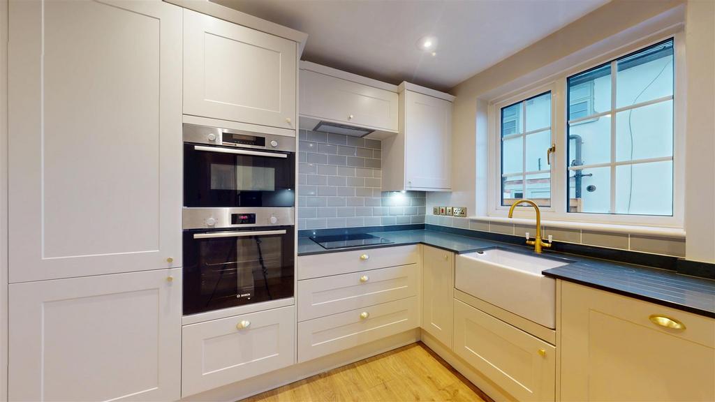 Luciefelde Road, 11, Kitchen.jpg