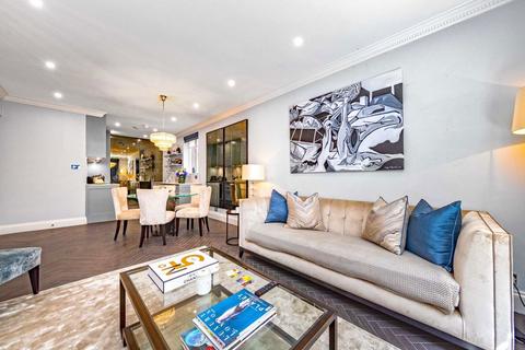 2 bedroom flat to rent, South Audley Street, London W1K