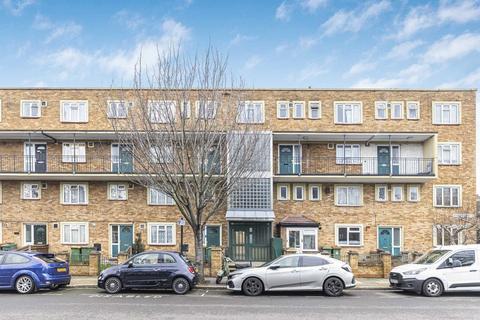3 bedroom flat for sale, Rogers Road, London E16