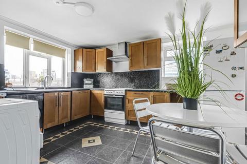 3 bedroom flat for sale, Rogers Road, London E16