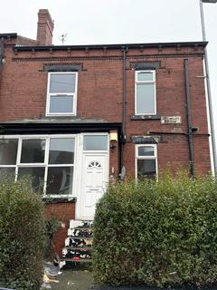 2 bedroom end of terrace house to rent, Berkeley Mount, Leeds LS8
