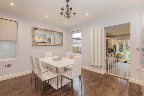undefined, Elmhurst Road, Langley SL3