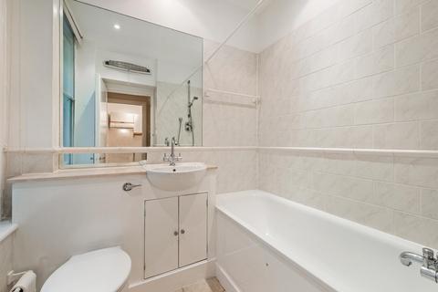 Studio to rent, Hollywood Road, London, SW10