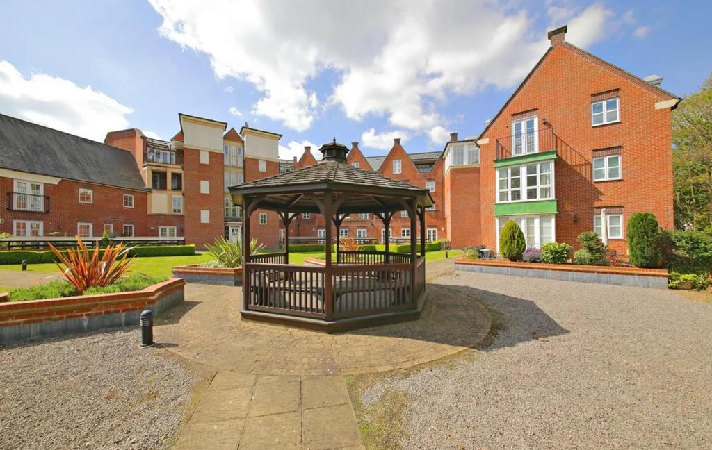 Watling mansions   radlett