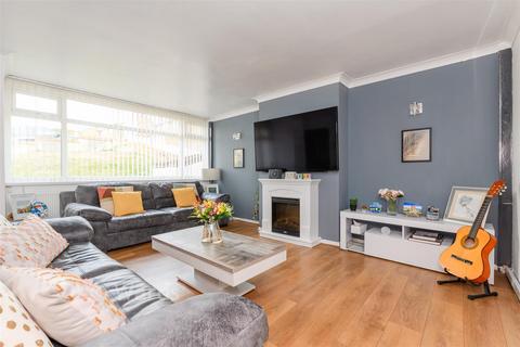 undefined, Lyndhurst Way, Meopham DA13