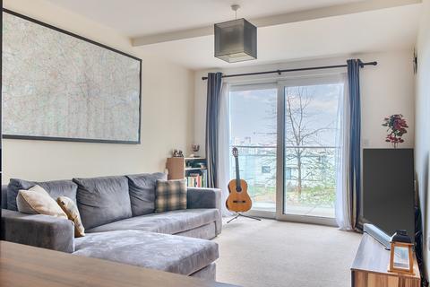 2 bedroom flat for sale, Barge Walk, London, SE10