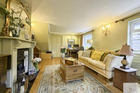 3 bedroom detached house for sale, Alma Road, Berkhamsted HP4