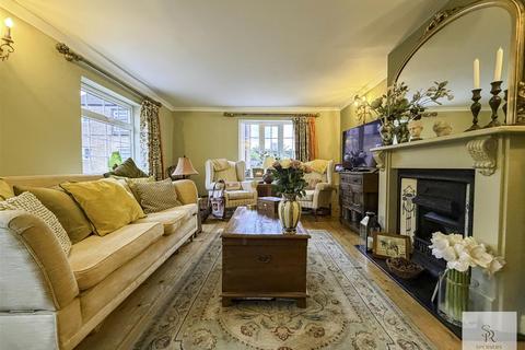3 bedroom detached house for sale, Alma Road, Berkhamsted HP4
