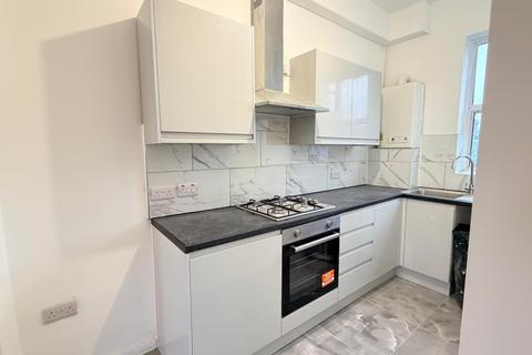 3 bedroom terraced house to rent, London, E7