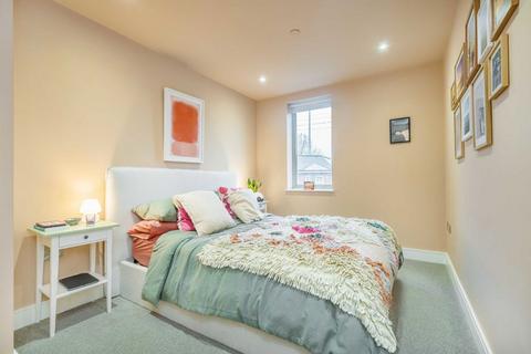 1 bedroom flat for sale, Morshead Yard, Hampton TW12