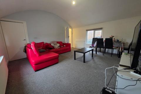 2 bedroom flat to rent, Grange Avenue, Luton, Bedfordshire