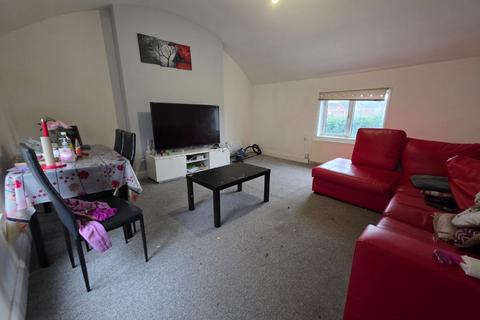 2 bedroom flat to rent, Grange Avenue, Luton, Bedfordshire